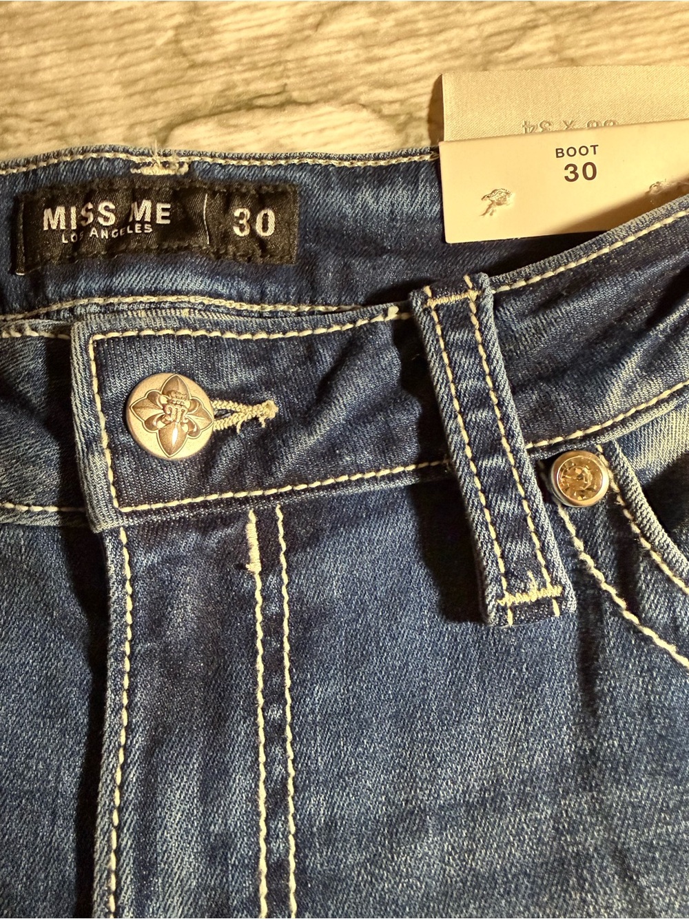 NWT Miss Me Jeans 30x34 Mid Rise Boot Dark Wash Dreamcatcher Pocket Stretch $134 - Picture 5 of 6